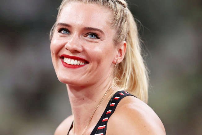 Alysha Newman, a medalhista de ouro que também triunfa em plataforma adulta